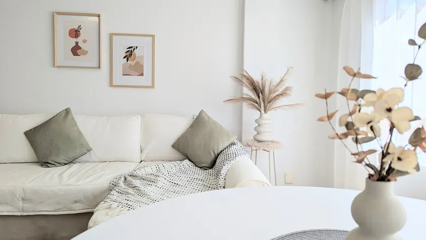 Bright 4-Bedroom Apartment Close to Alicante - Image 1