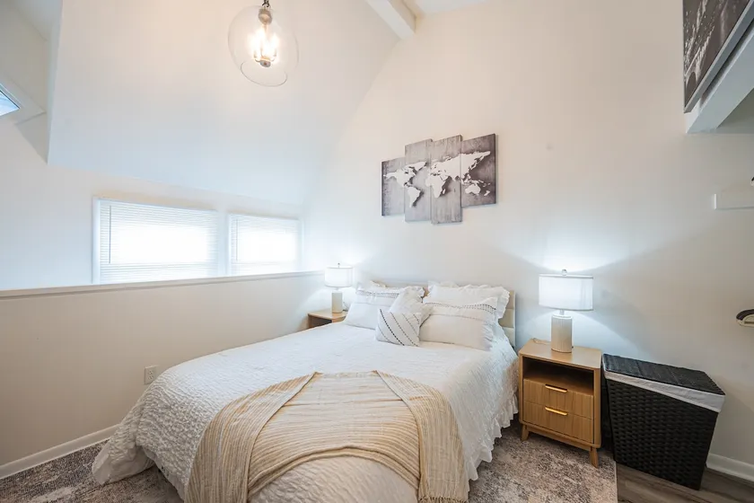 Poplar Place | Cozy 1BR in Uptown Charlotte - Image 1