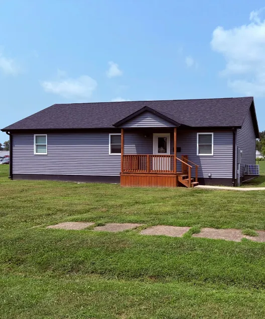 Double D Lodge - Mount Sterling, IL - Image 1