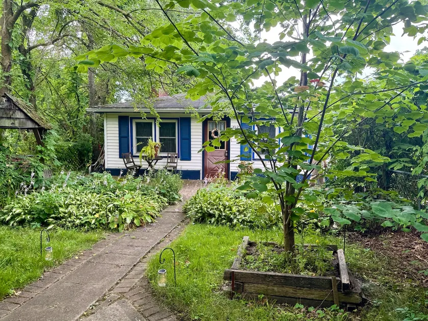 Flint Lake Cottage. - Image 1