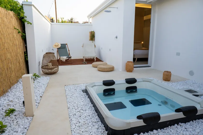 Sea View Villa with Jacuzzi - Image 1