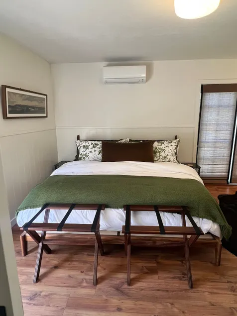 Captains Quarters Guesthouse in Los Alamos - Image 1