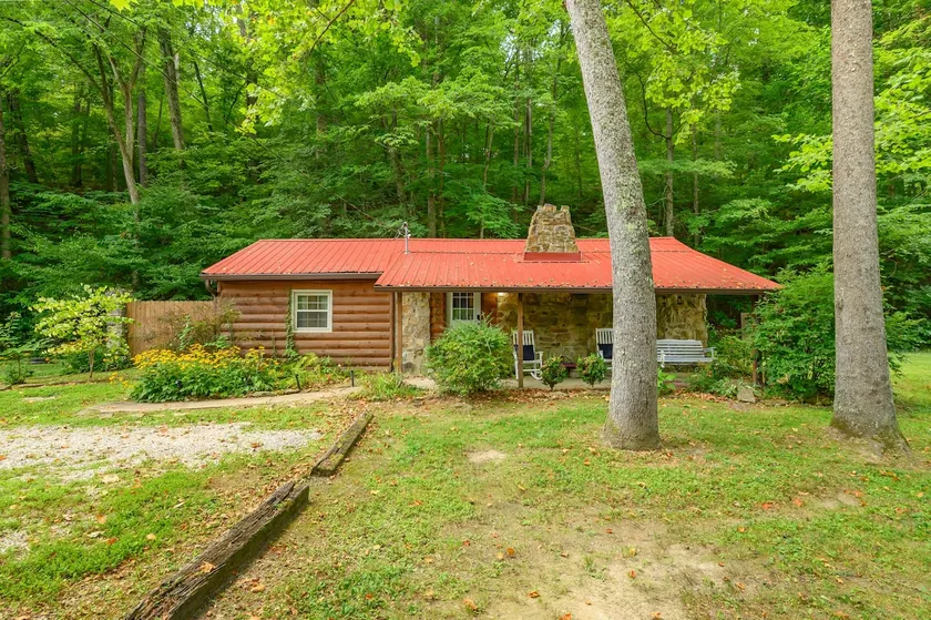 Butterstone Cottage - Image 1