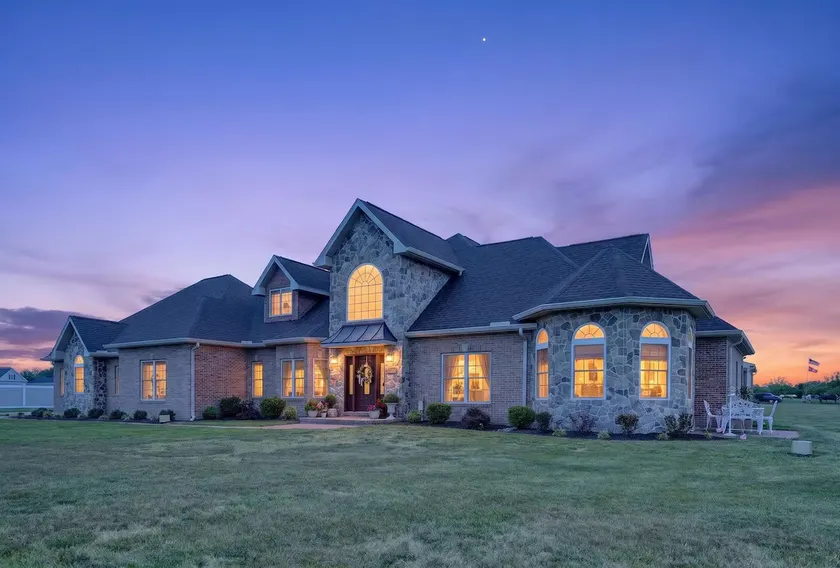 Milford Coastal Retreat | Luxury & Comfort - Image 1