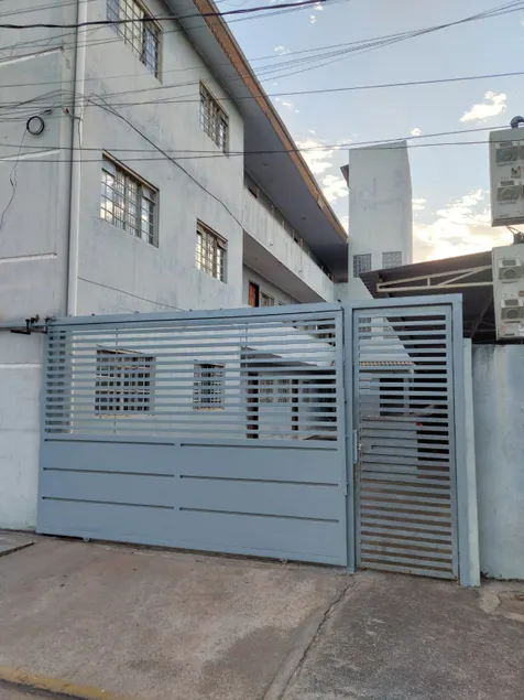 Apartment next to shopping mall and airport. - Image 1