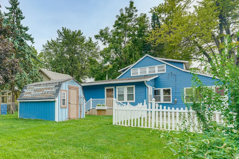 Walk to Beach! Luna Pier Haven w/ Yard & Views - Image 1