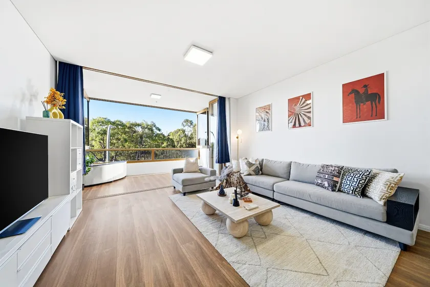 Rhodes water side retreat, Pool & Sauna - Image 1