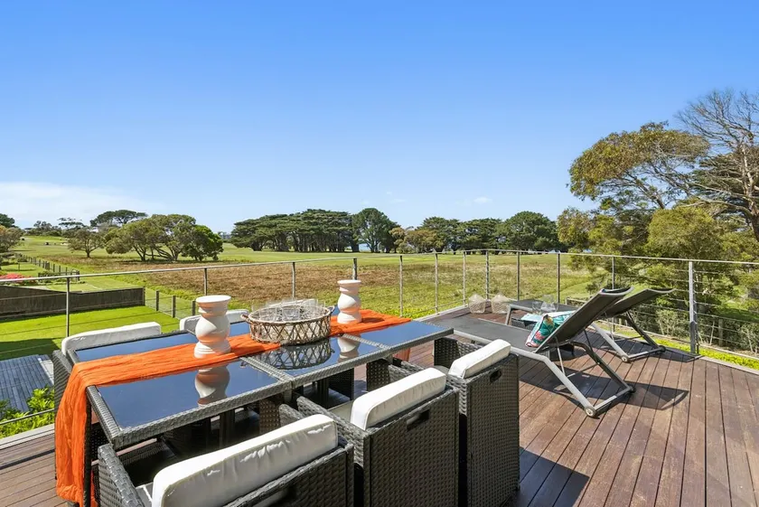Fairway View Coastal Escape - Image 1