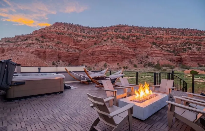 Grand Kanab'n- Rooftop Hot Tub Red Rock Views - Image 1
