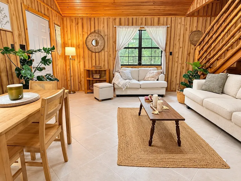 Bhakti Cabin / 10 min to Ginnie Springs - Image 1