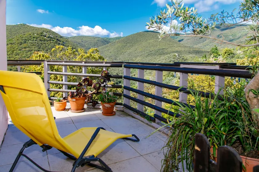 Small sunny nest overlooking the Pyrenees - Image 1