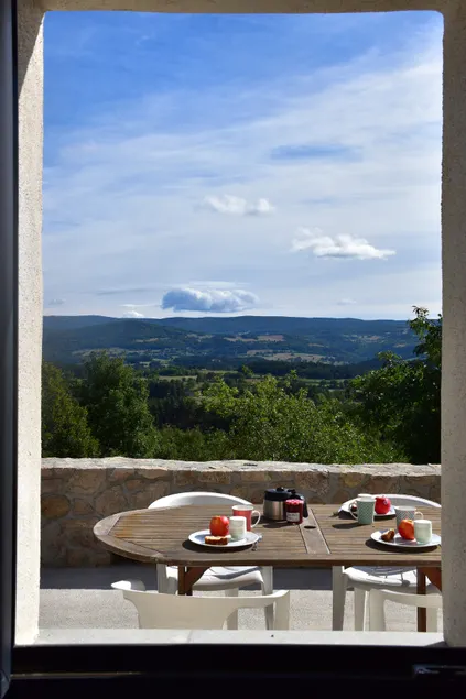 Maisonette with a view - Image 1