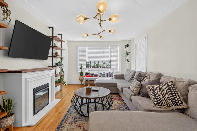 Sleep 8 | 4BR Home | Heated Pool & Hot Tub | - Image 1