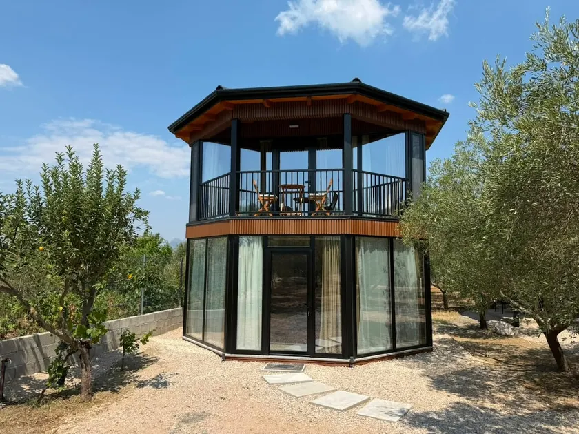 Octerra Villa - Private Jacuzzi - Lake & Mountain View - Image 1
