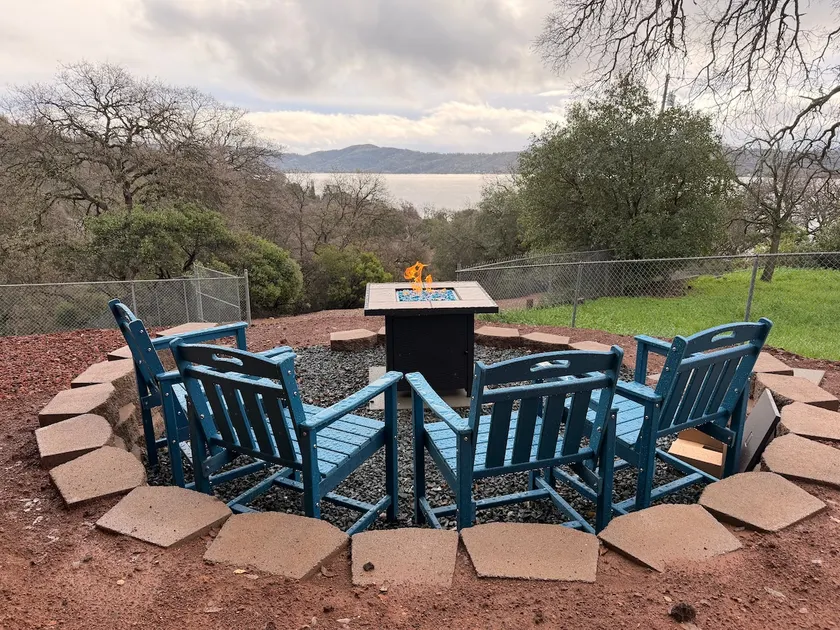 Million $ Lake Views! Fire Pit and Jetted Tub. - Image 1