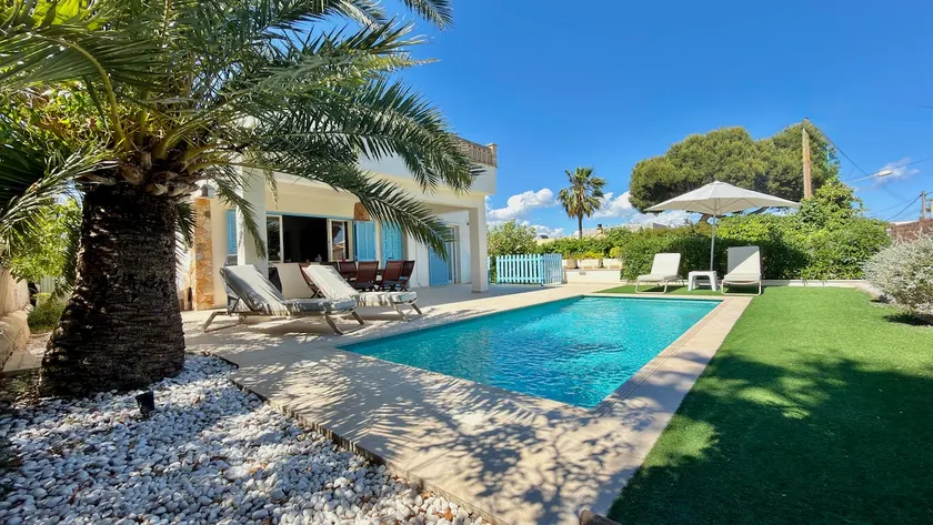 Cozy villa in Cala Llombards - Image 1
