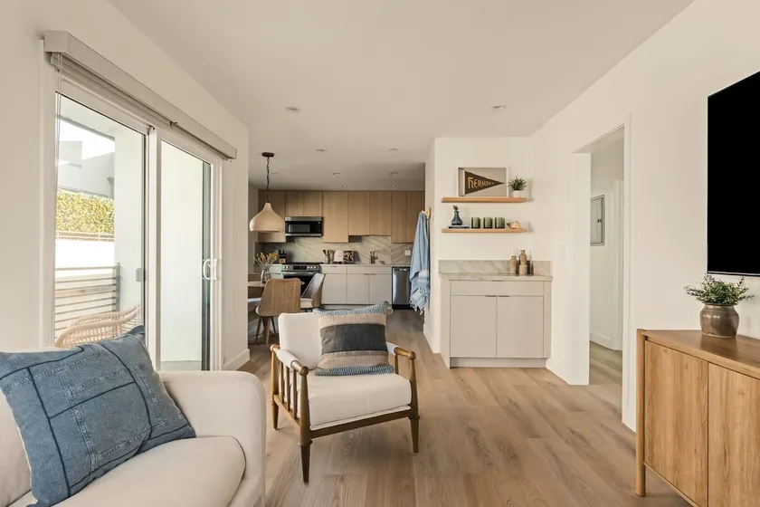 Tide House Hermosa Beach - No 2 - 1bd w Parking - Image 1