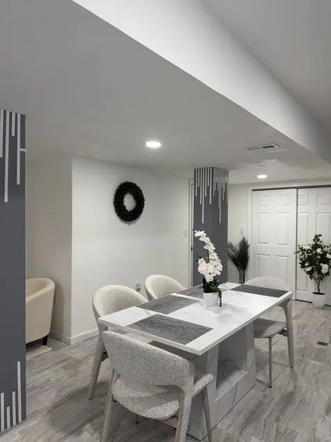 Comfortable Suite! - Image 1
