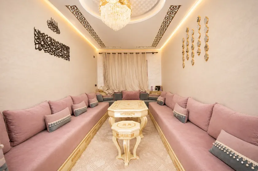 Stylish | Spacious, Modern & Luxury Stay + Netflix - Image 1