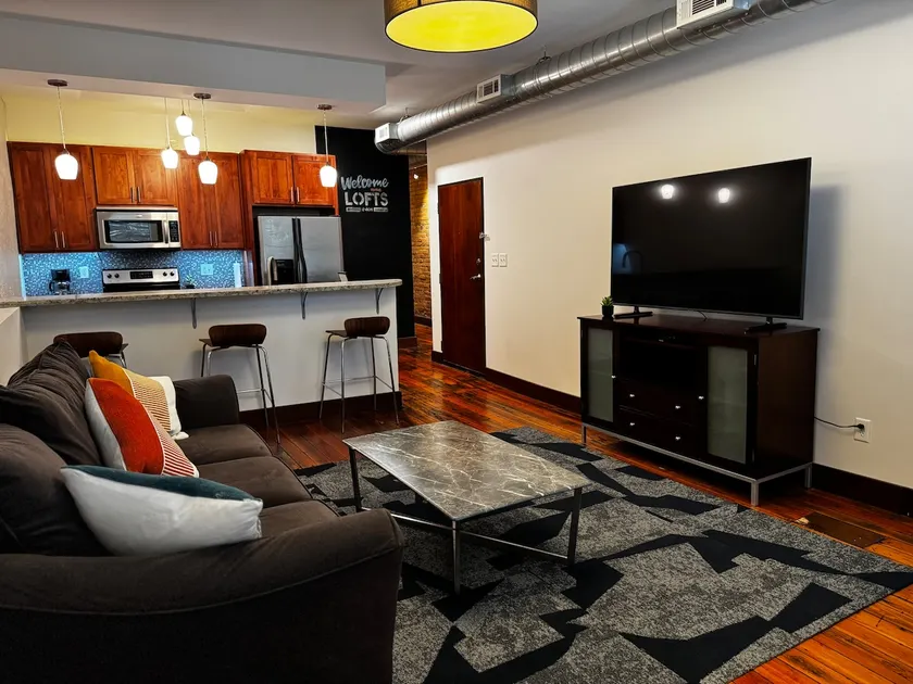 Stylish 2BR Loft in the heart of Downtown Paducah - Image 1