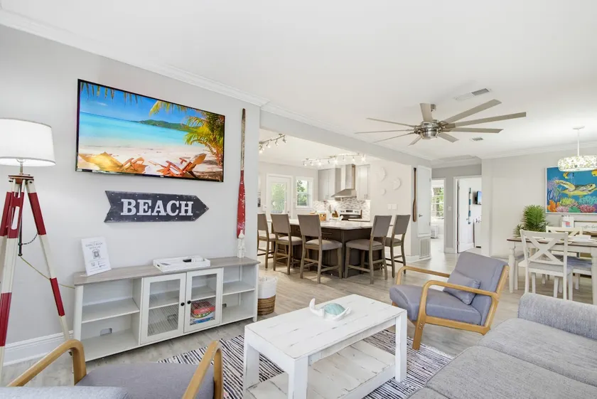 Navy Point Cottage | Near NAS, Downtown, Beach's - Image 1