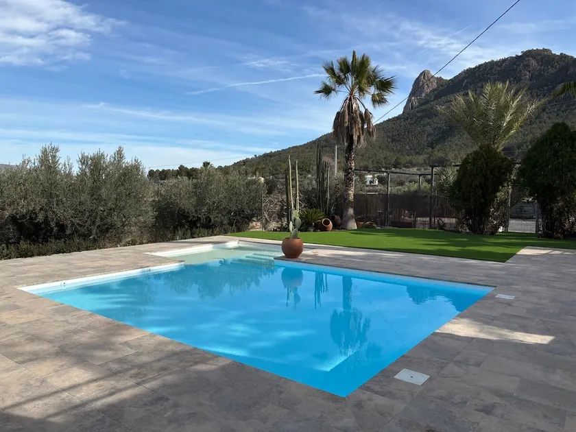 Cieza's Corner – Private pool and barbecue. - Image 1