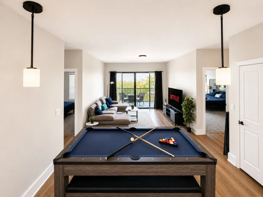 Executive 3BR Downtown Birmingham With Game Table 9H - Image 1