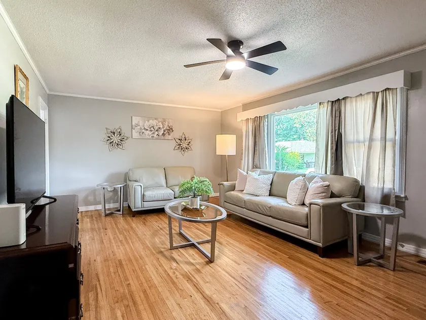 Charles Street House - Image 1