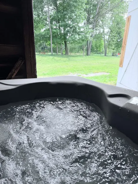 Family Friendly, Hot Tub, King Beds Just Renovated - Image 1