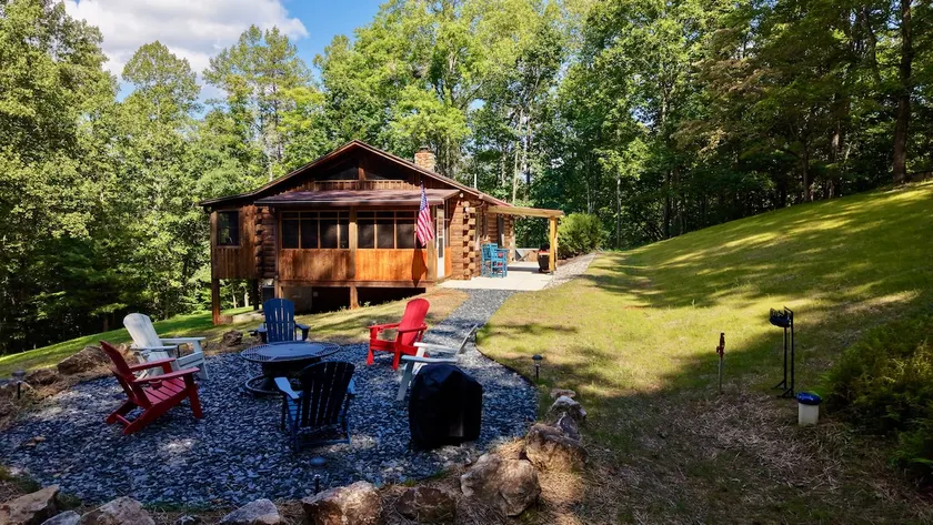 Rocky Top Cabin in Boones Mill - Image 1