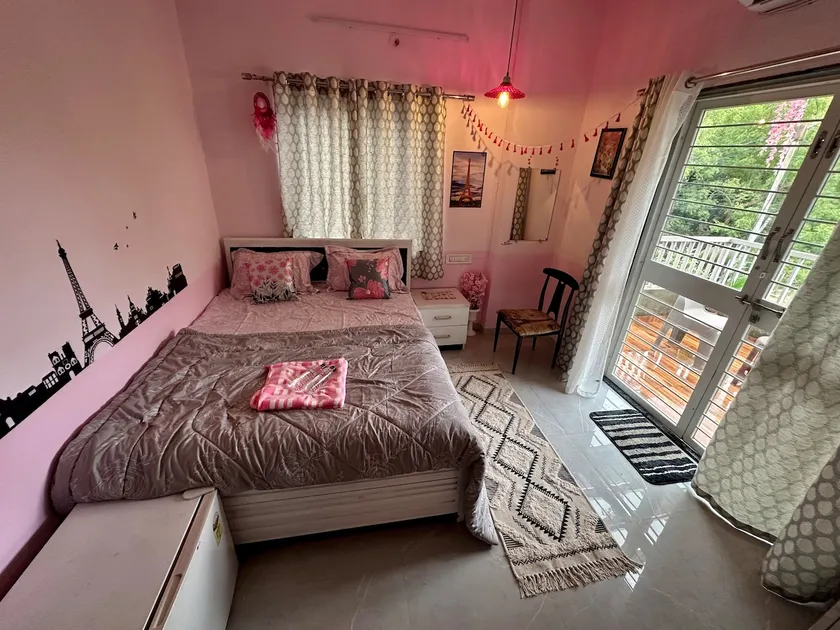 Paris Dream Stay | 10 mins From Railway Station - Image 1
