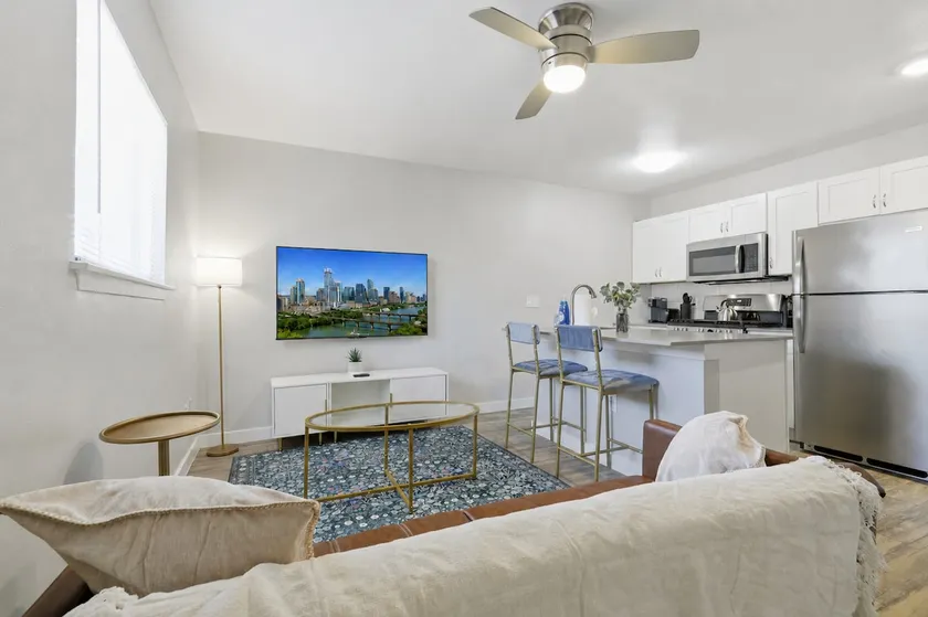 Modern Brentwood Studio | 3mi to UT & Downtown - Image 1