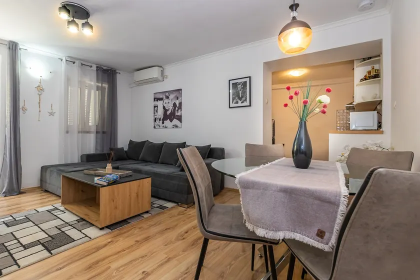 Seaside,Charming,near Beach,halfway Split-Trogir - Image 1