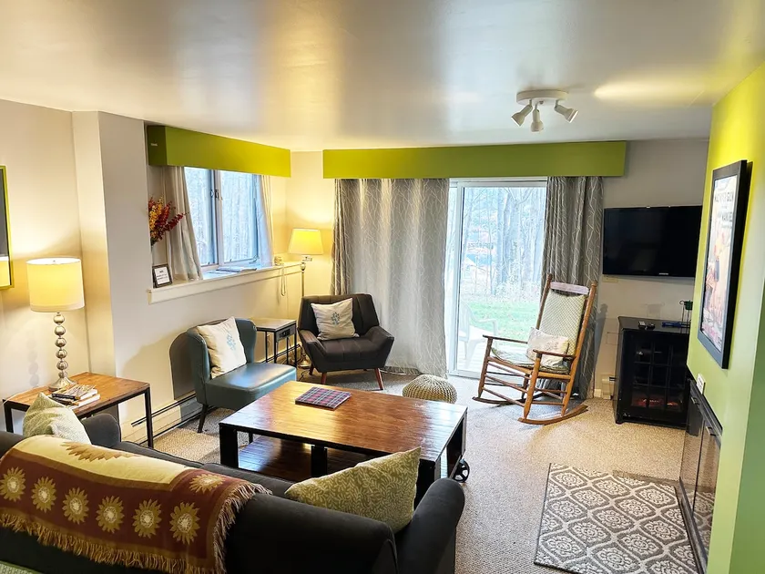 Modern Stowe Retreat | Prime Location, 2BR Condo - Image 1