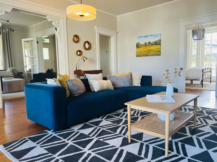 Cozy Hisorical Home Walking Distance to Downtown! - Image 1