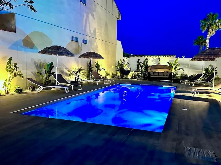 Villa EOS – Zeitlose Eleganz zwischen Meer und Bergen - Image 1