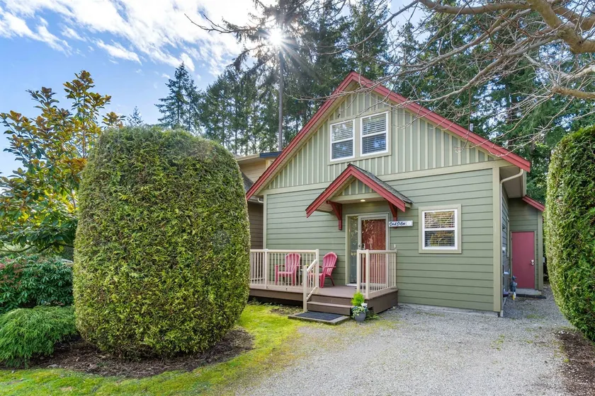 Impeccable Oceanside Village Retreat! - Image 1