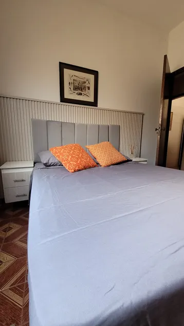 Entire house - Image 1