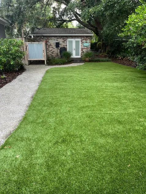 Bungalow Under The Oaks - Image 1