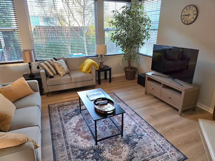 Levi Stadium walking distance~groups~7 beds - Image 1