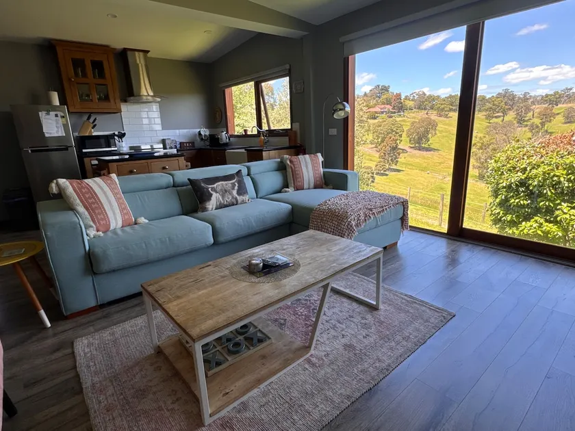 Treetops Cottage- Self Contained Valley Escape - Image 1