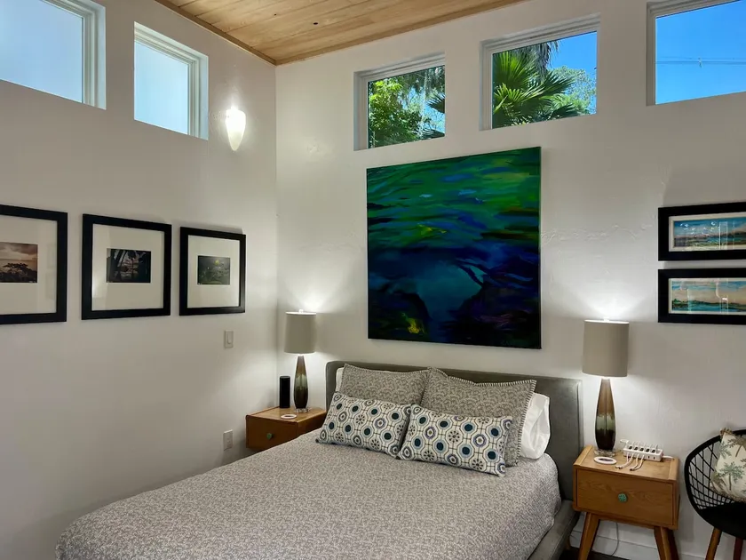Stylish Private Studio | Walk to UF - Image 1