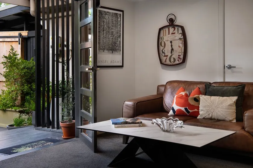 East St 2 - stylish 1 bedroom with deep soak bath - Image 1