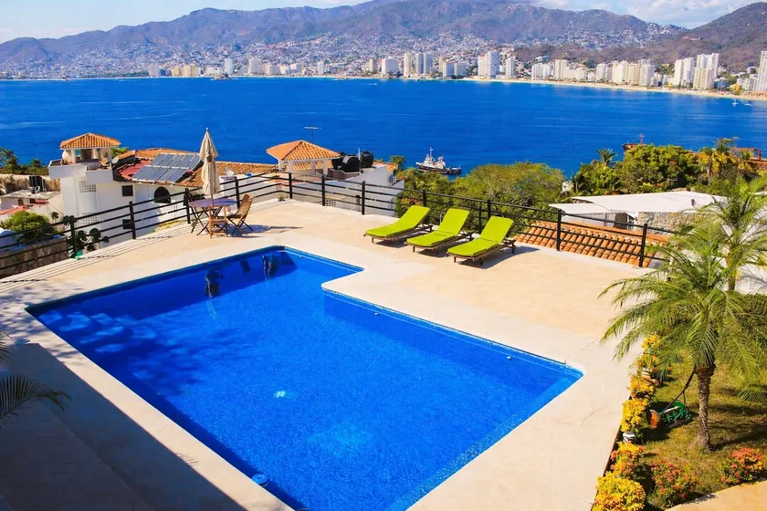 Apartment with a Panoramic View in Brisas! - Image 1
