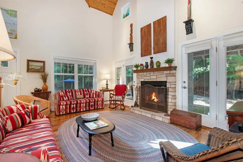 Art Coast Cottage: Tranquil Wooded Escape, Fire Pit, Fireplace, Hiking Trails - Image 1