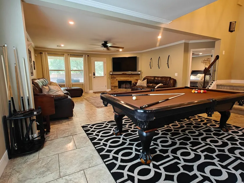 Luxury, Location, Space for 12 near BMT pool/grill - Image 1