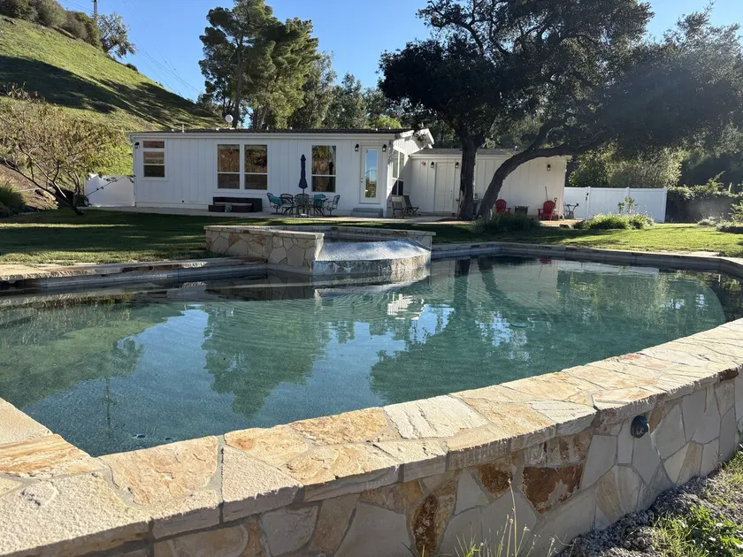 Cute 3 Bdr Home Pool/Spa Amzg View In Malibu Mtns - Image 1