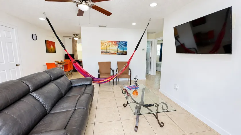 2 King Beds, Kitchen, 1Gbps, Laundry, Patio, Desk - Image 1