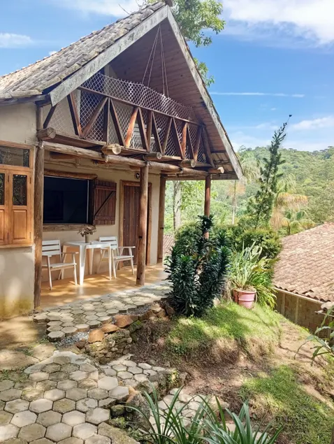 Hillside Chalet - Image 1