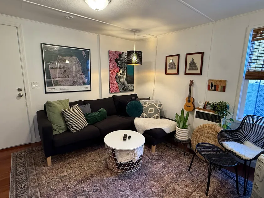 Hey you! Bayview! Private 1 bedroom apartment. - Image 1